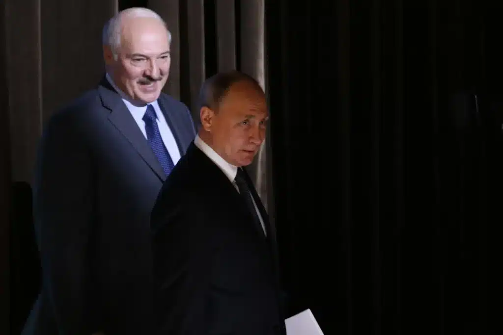 Belarus-Russia Alliance 2025: Alexander Lukashenko and Vladimir Putin together, illustrating the deepening political, economic, and military ties between Belarus and Russia.